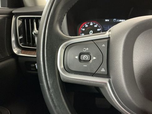 Used 2022 Volvo S60 B5 Inscription image 16
