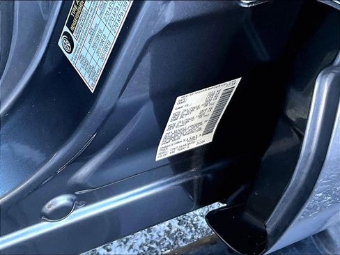 Used 2019 Nissan Titan SV w/ SV Convenience Package image 35