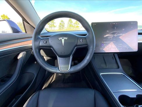 Used 2023 Tesla Model 3 Standard Range image 5