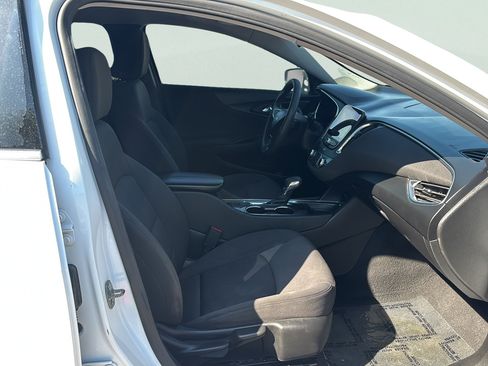 Used 2021 Chevrolet Malibu LT FWD image 10