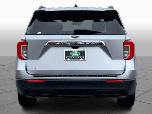 Used 2023 Ford Explorer XLT image 5