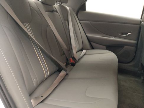 Used 2025 Hyundai Elantra SEL FWD image 19