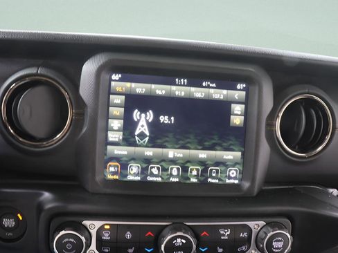 Used 2021 Jeep Wrangler Unlimited Sahara image 12