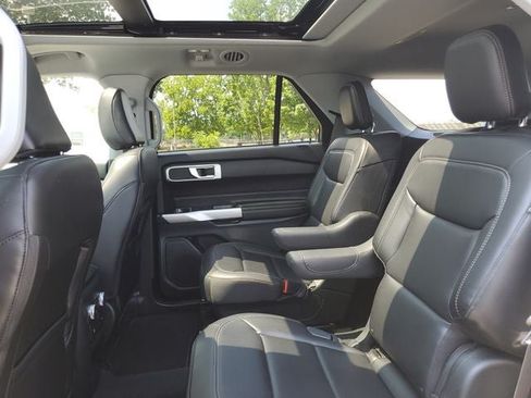 Certified 2021 Ford Explorer XLT w/ Equipment Group 202A AWD/4WD image 29