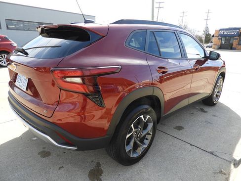 Used 2025 Chevrolet Trax LT w/ Driver Confidence Package FWD image 10