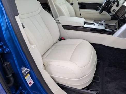 New 2025 Land Rover Range Rover Long Wheelbase Autobiography image 18