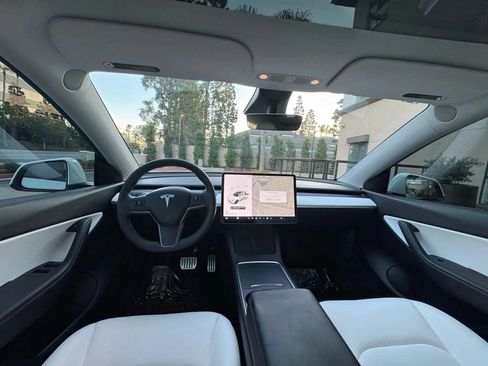 Used 2022 Tesla Model Y Performance AWD/4WD image 10