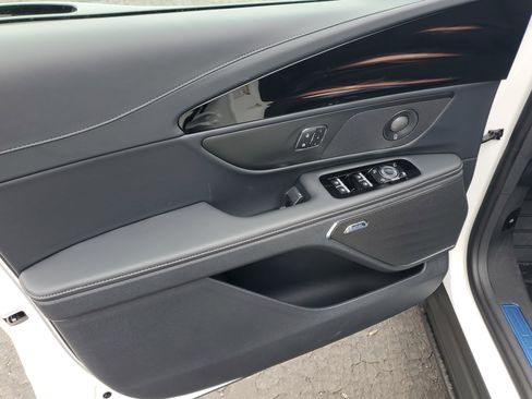 New 2026 Lincoln Nautilus Reserve w/ Jet Appearance Package image 8