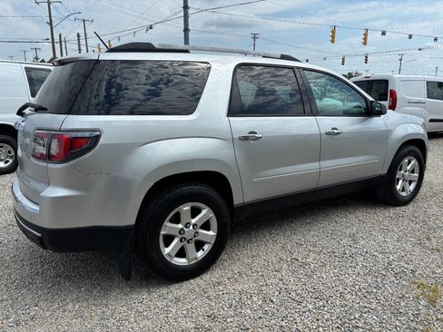 Used 2015 GMC Acadia SLE FWD image 4