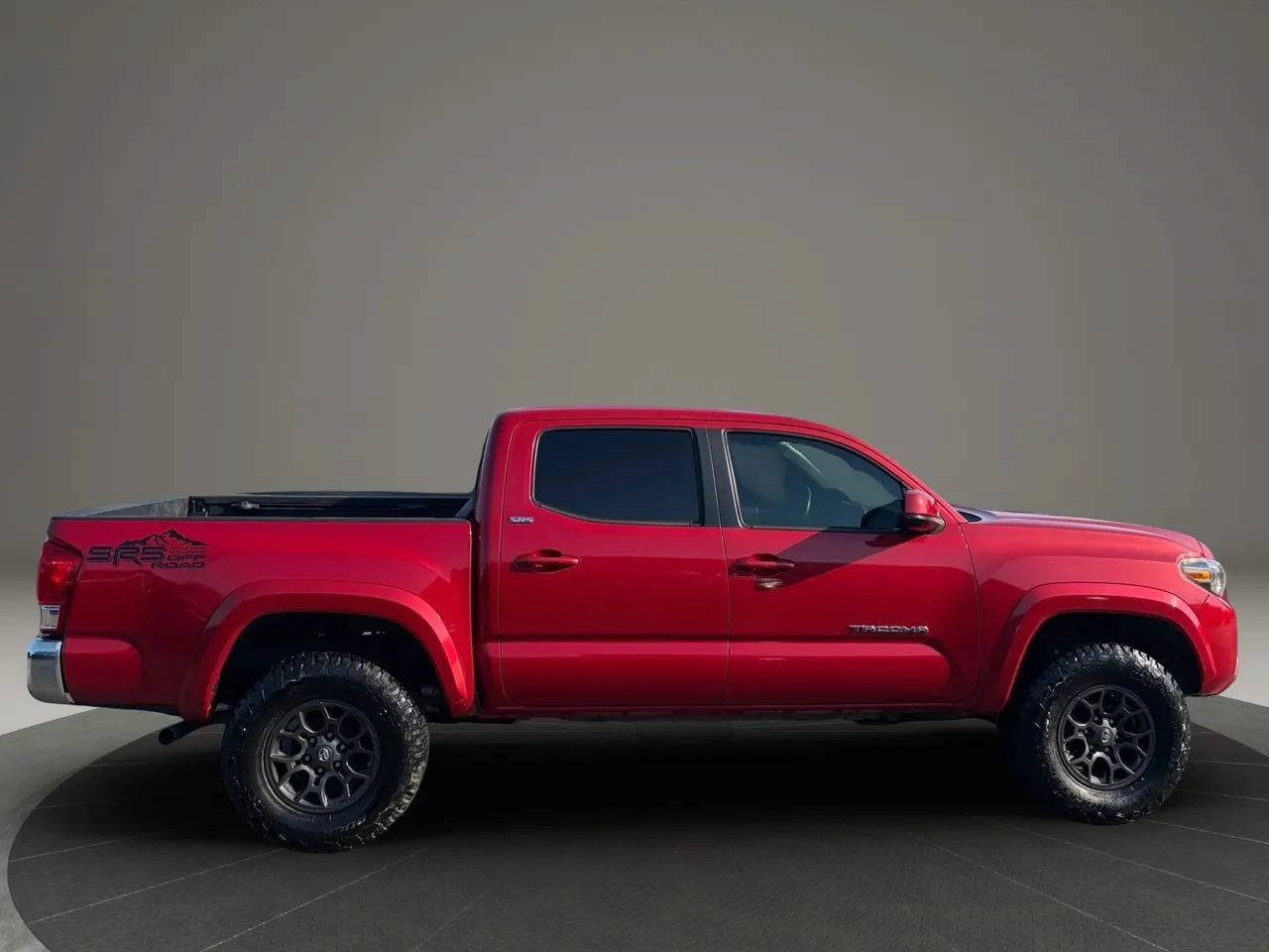 Used 2017 Toyota Tacoma SR5 w/ Tow Package AWD/4WD image 6
