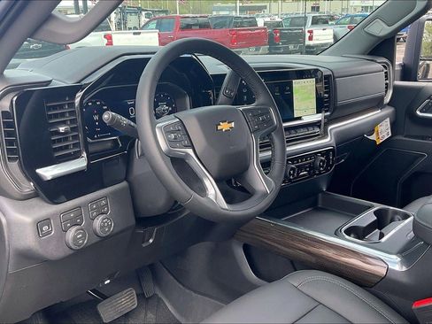 New 2026 Chevrolet Silverado 3500 LT w/ All Star Edition AWD/4WD image 7
