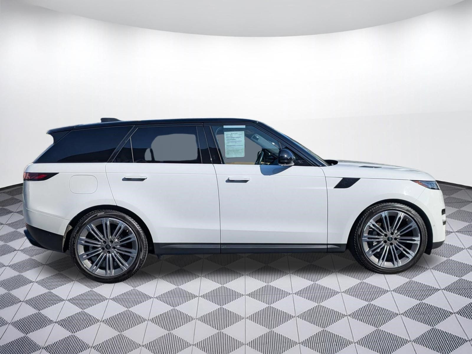 Used 2024 Land Rover Range Rover Sport SE AWD/4WD image 8