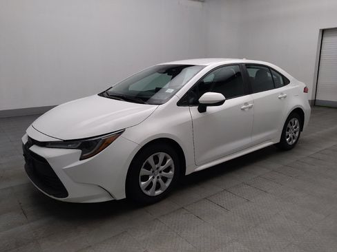 Used 2024 Toyota Corolla LE FWD image 2