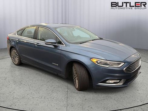 Used 2018 Ford Fusion Titanium FWD image 3