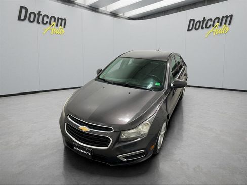 Used 2015 Chevrolet Cruze LT FWD image 1