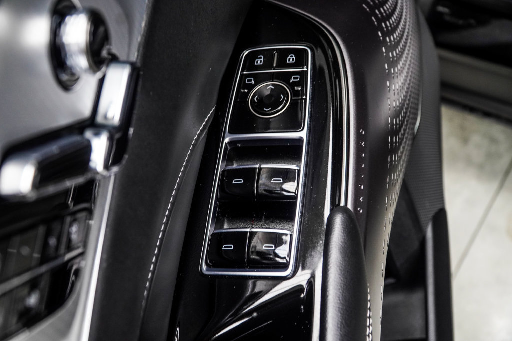 Used 2024 Cadillac Lyriq Tech RWD image 38