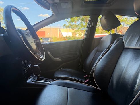 Used 2013 Ford Fiesta Titanium image 12