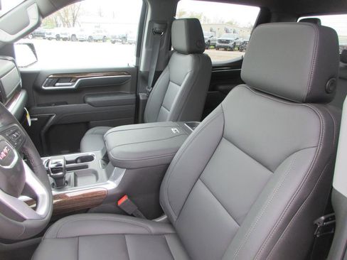 New 2026 GMC Sierra 1500 Elevation w/ Elevation Premium Package AWD/4WD image 16