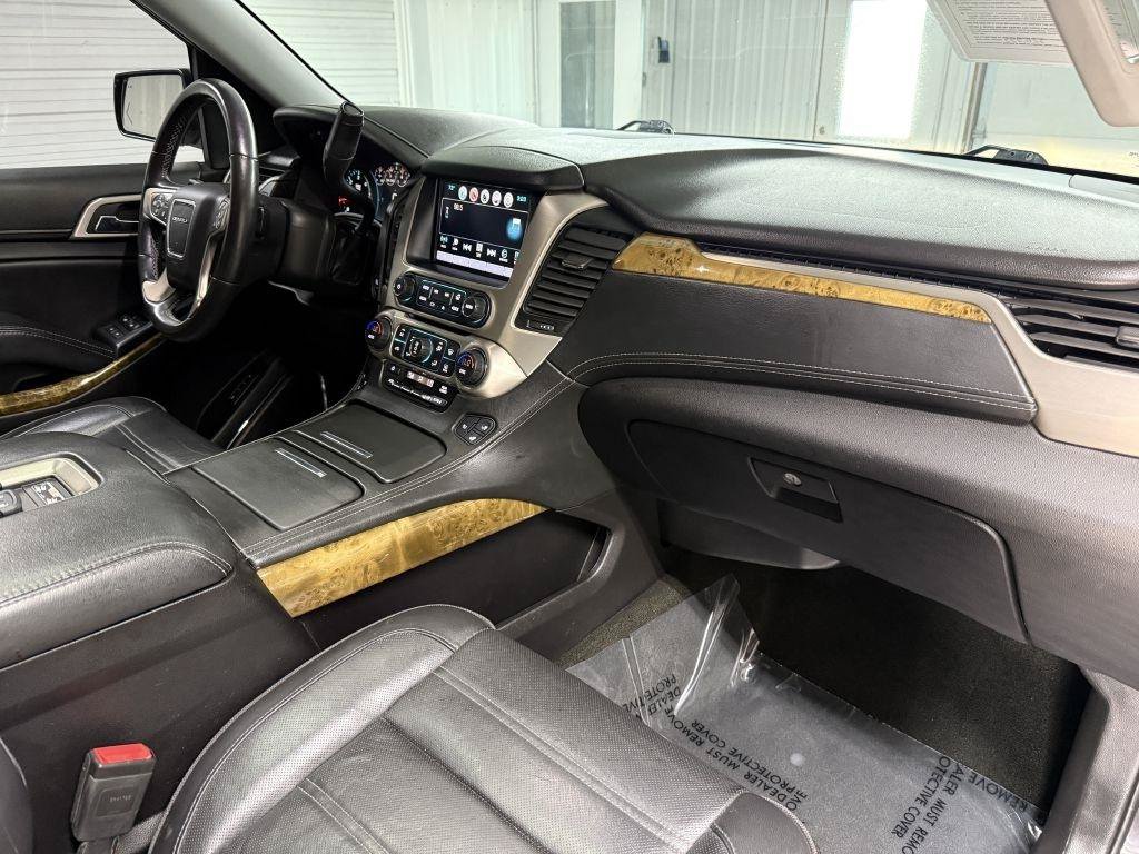 Used 2017 GMC Yukon XL Denali w/ Open Road Package AWD/4WD image 47