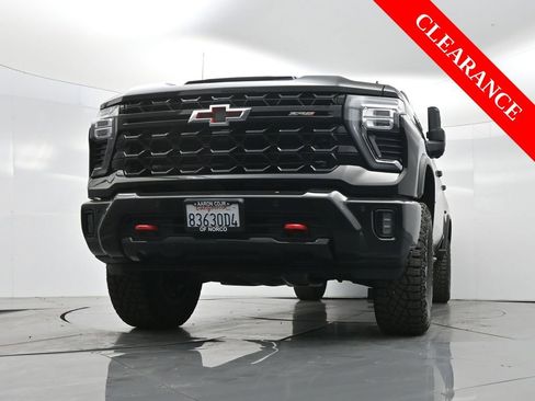 Used 2025 Chevrolet Silverado 2500 ZR2 w/ Technology Package image 43