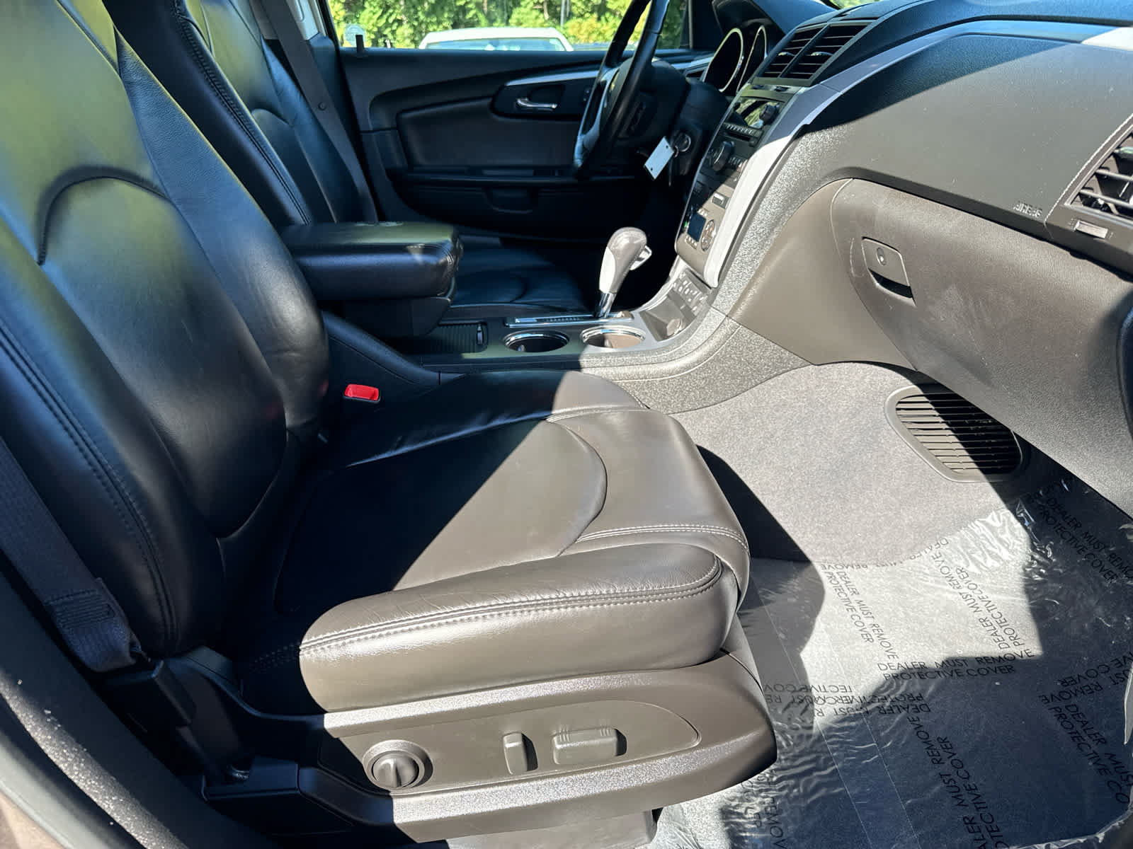 Used 2009 Chevrolet Traverse LT FWD image 12