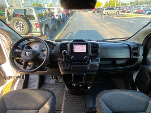 Used 2025 RAM ProMaster 2500 w/ Convenience Group image 17