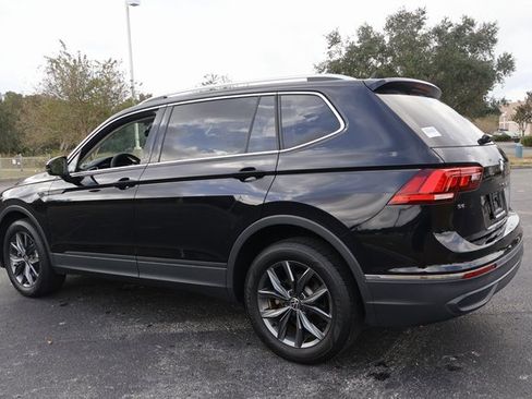Certified 2022 Volkswagen Tiguan SE w/ Panoramic Sunroof Package image 5