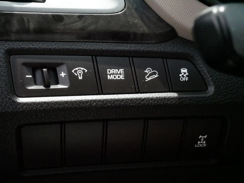 Used 2017 Hyundai Santa Fe Sport AWD/4WD image 28