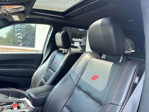 Used 2024 Dodge Durango GT RWD image 3
