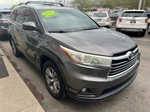Used 2015 Toyota Highlander XLE image 9