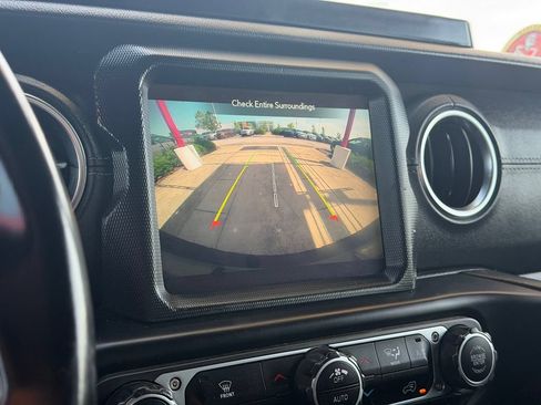 Used 2020 Jeep Wrangler Unlimited Sahara AWD/4WD image 20