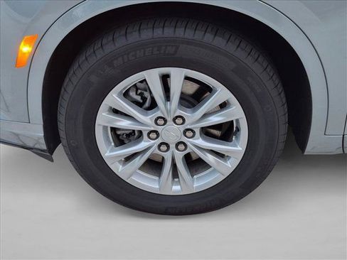Used 2025 Cadillac XT6 Luxury FWD image 9