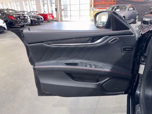 Used 2022 Maserati Ghibli Trofeo image 48