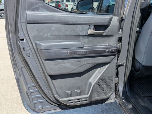 Used 2025 Toyota Tacoma TRD Sport image 15