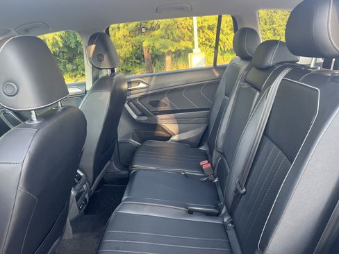 Certified 2022 Volkswagen Tiguan SE FWD image 27