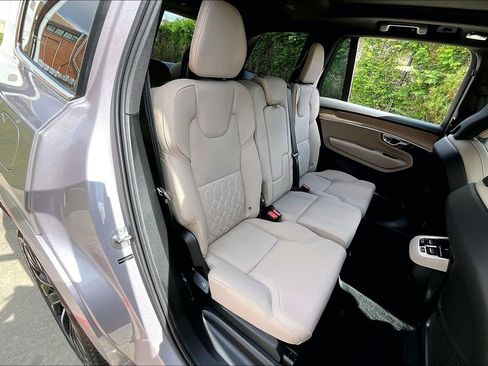 New 2026 Volvo XC90 B5 Plus w/ Protection Package Premier AWD/4WD image 16