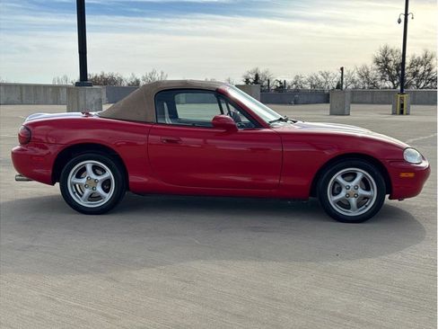 Used 1999 MAZDA MX-5 Miata image 9