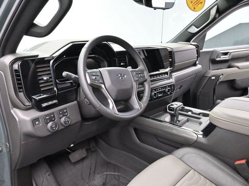 Used 2025 Chevrolet Silverado 1500 ZR2 w/ Technology Package image 16