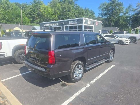 Used 2017 Chevrolet Suburban LT w/ LT Signature Package AWD/4WD image 5