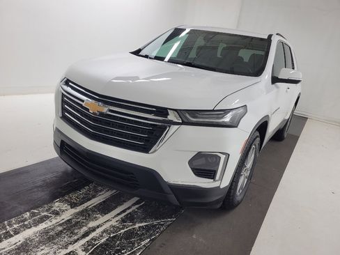 Used 2023 Chevrolet Traverse LT image 15