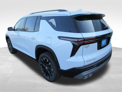 New 2026 Chevrolet Traverse LT w/ Sun and Wheel Package FWD image 4