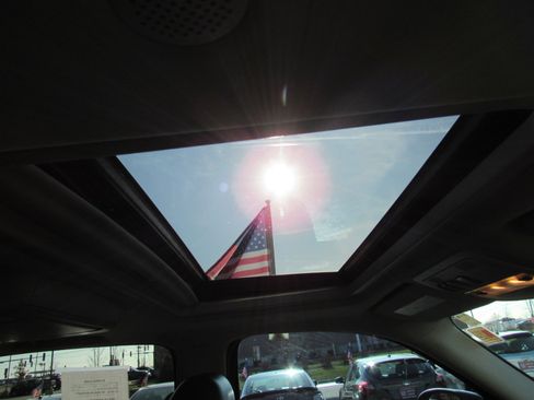 Used 2013 GMC Yukon XL Denali image 24