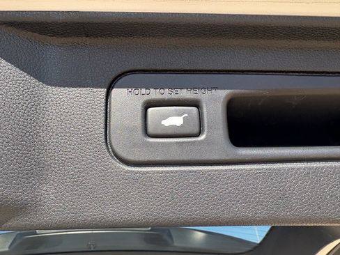 Certified 2025 Honda Pilot EX-L image 30