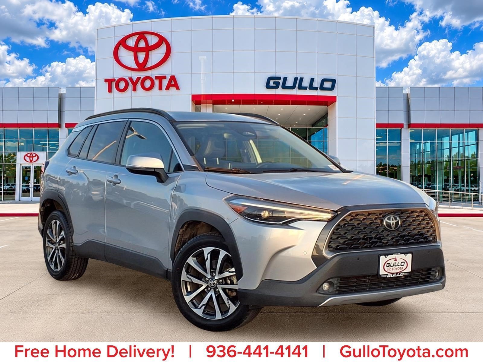 Certified 2023 Toyota Corolla Cross XLE FWD image 1