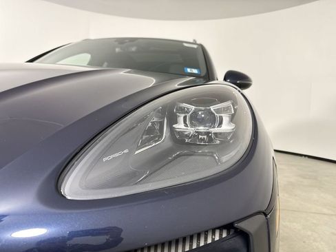Certified 2021 Porsche Macan S image 11