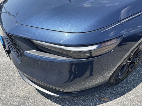 Used 2025 Honda Accord SE image 6