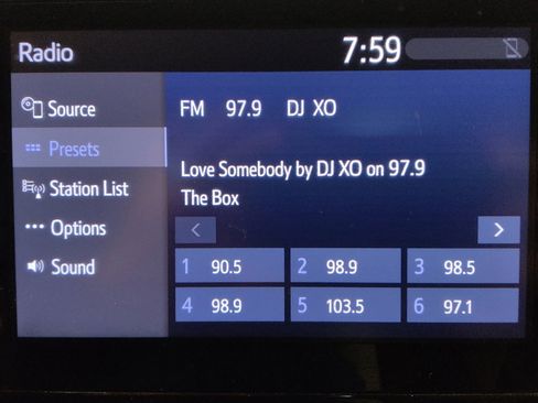 Used 2020 Toyota Corolla LE FWD image 25