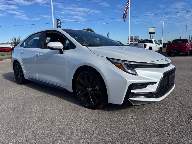 Used 2026 Toyota Corolla SE w/ SE Package FWD image 9