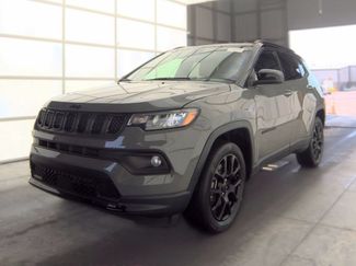 Used 2023 Jeep Compass Latitude AWD/4WD video 1