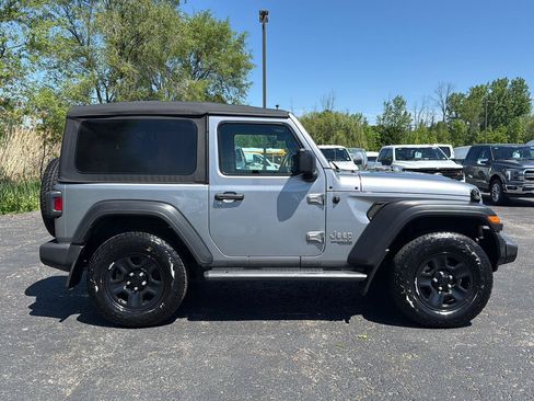 Used 2019 Jeep Wrangler Sport AWD/4WD image 19